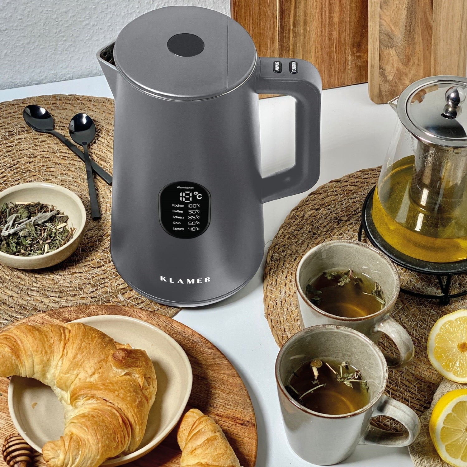 Wasserkocher 1.5 Liter in grau, ideal zum schnellen Erhitzen von Wasser für Tee und Kaffee.