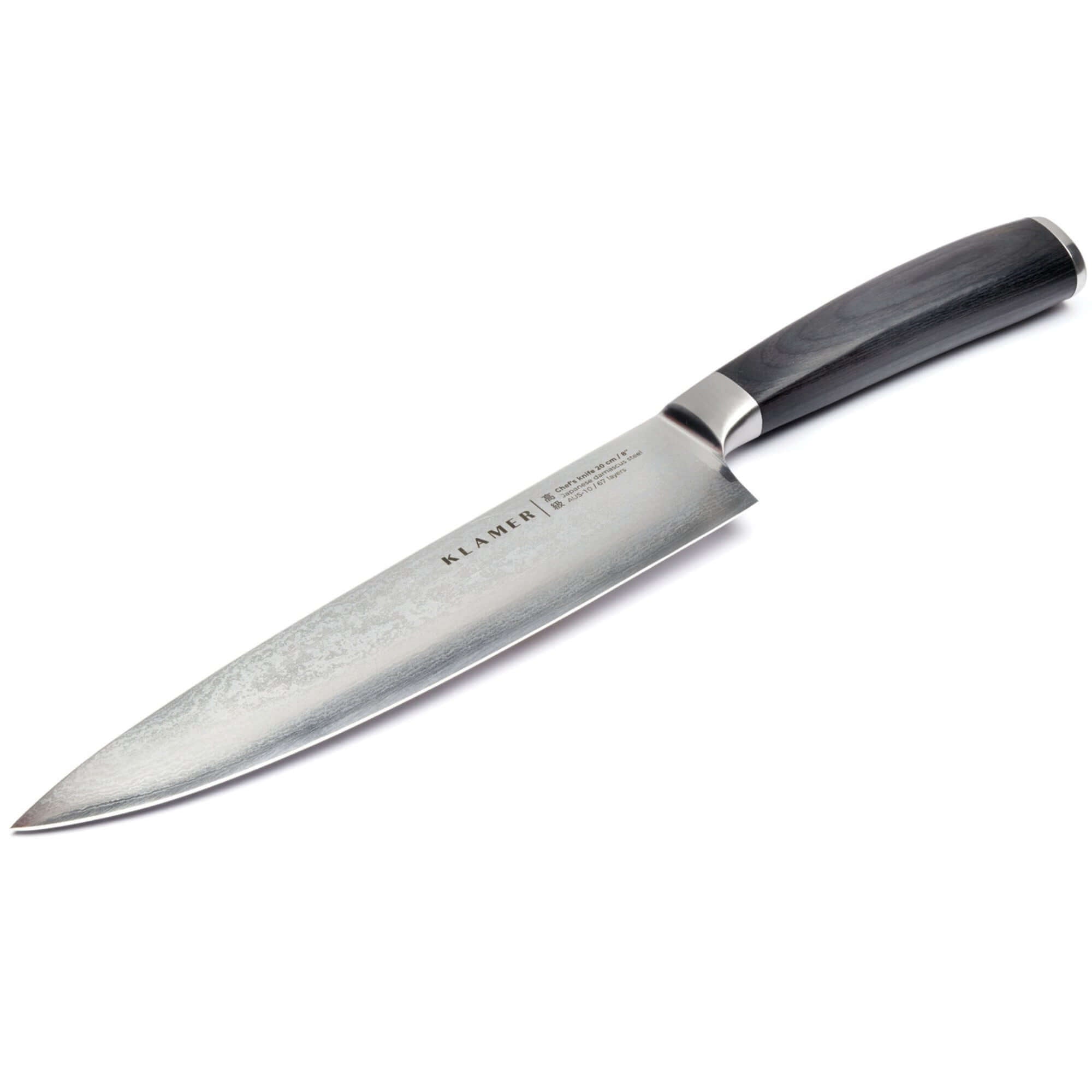 Damast Chefmesser 20cm mit schwarzem Griff und geschwungener Klinge aus japanischem Damaszener Stahl.
